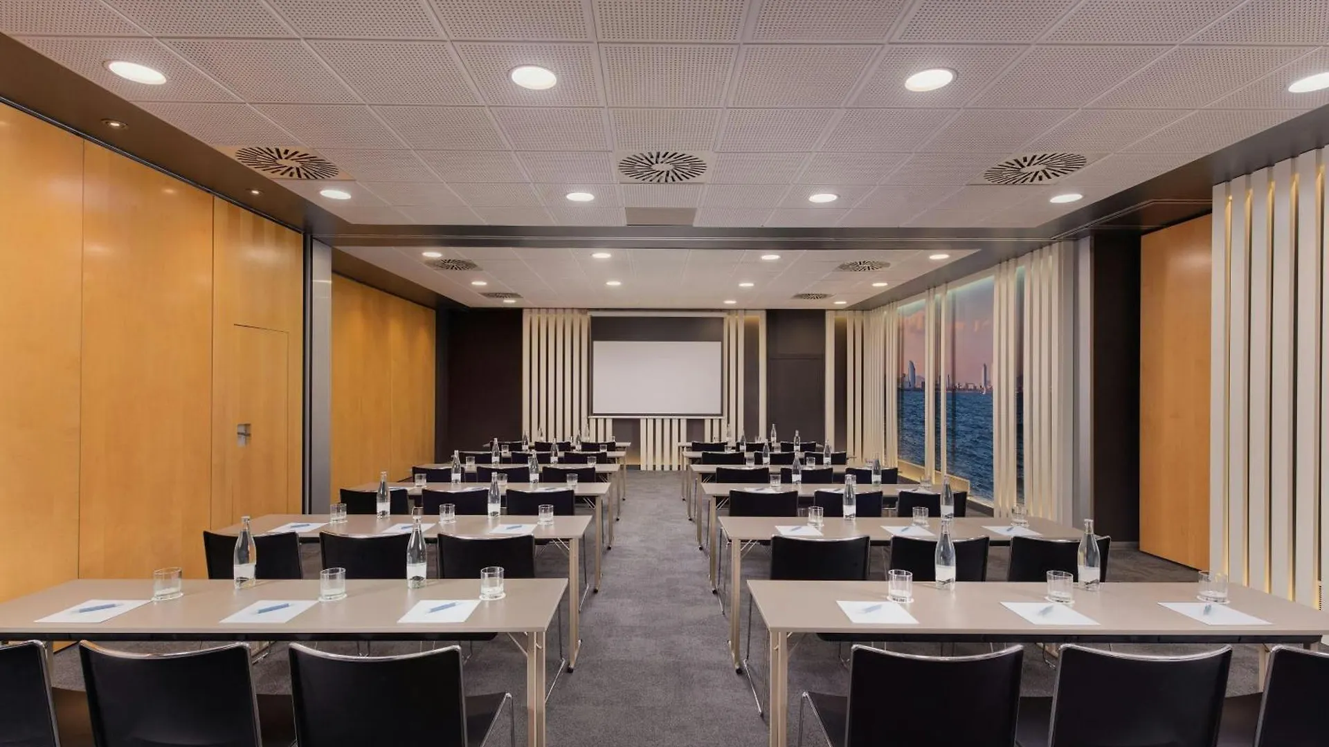Hotell Four Points By Sheraton Barcelona Diagonal